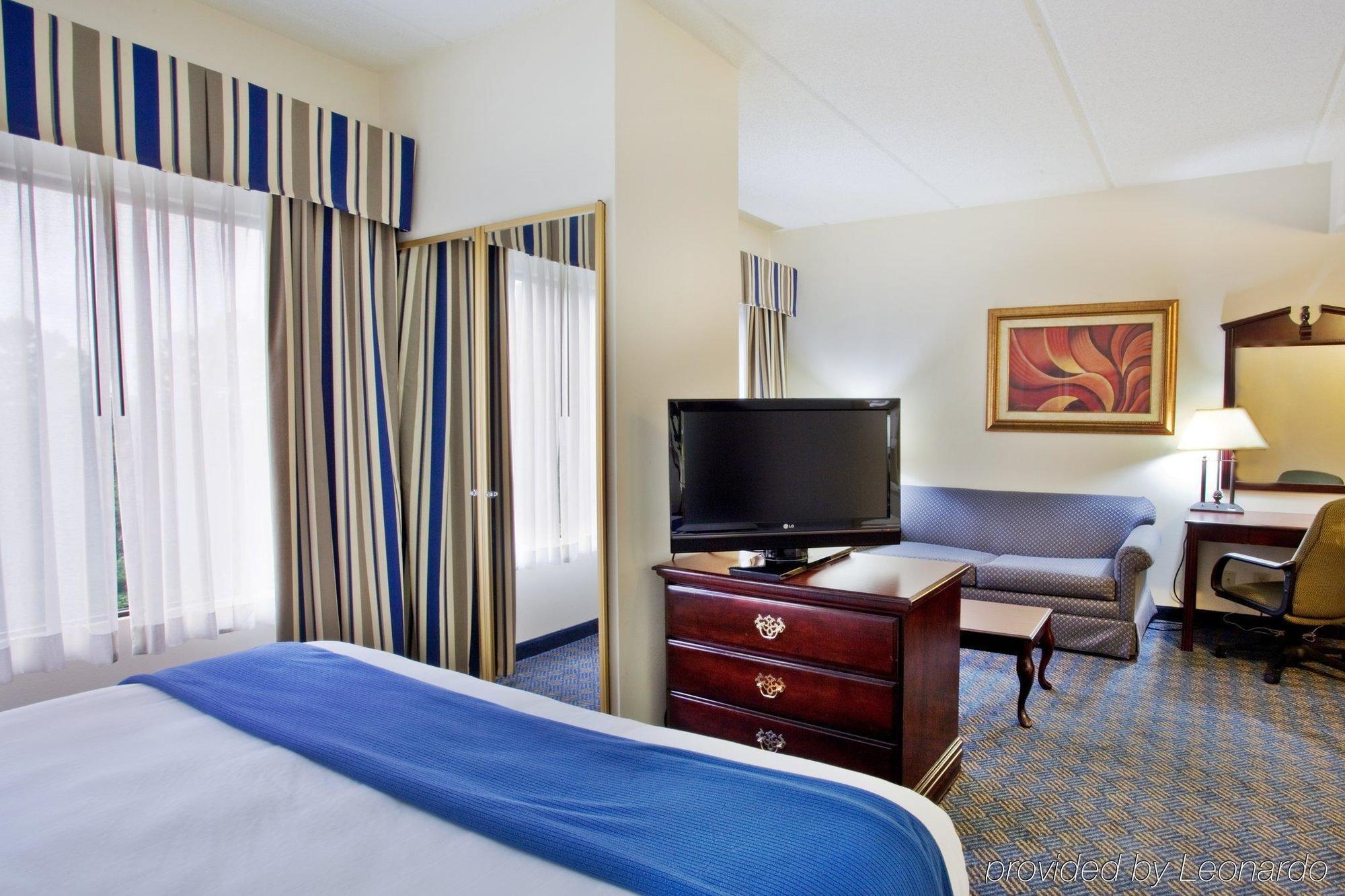 Holiday Inn Express Hotel & Suites Lawrenceville By Ihg Bagian luar foto