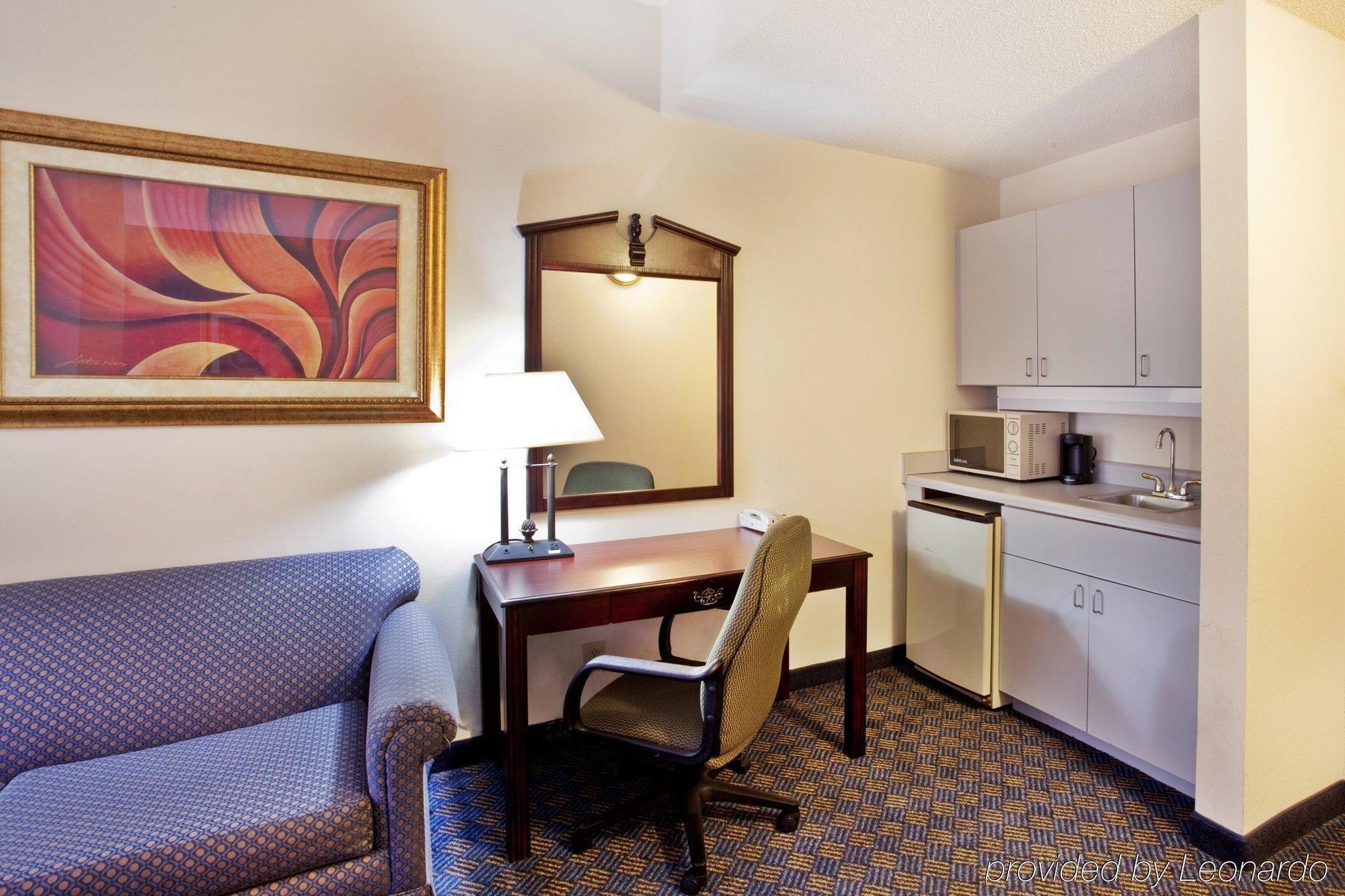 Holiday Inn Express Hotel & Suites Lawrenceville By Ihg Bagian luar foto