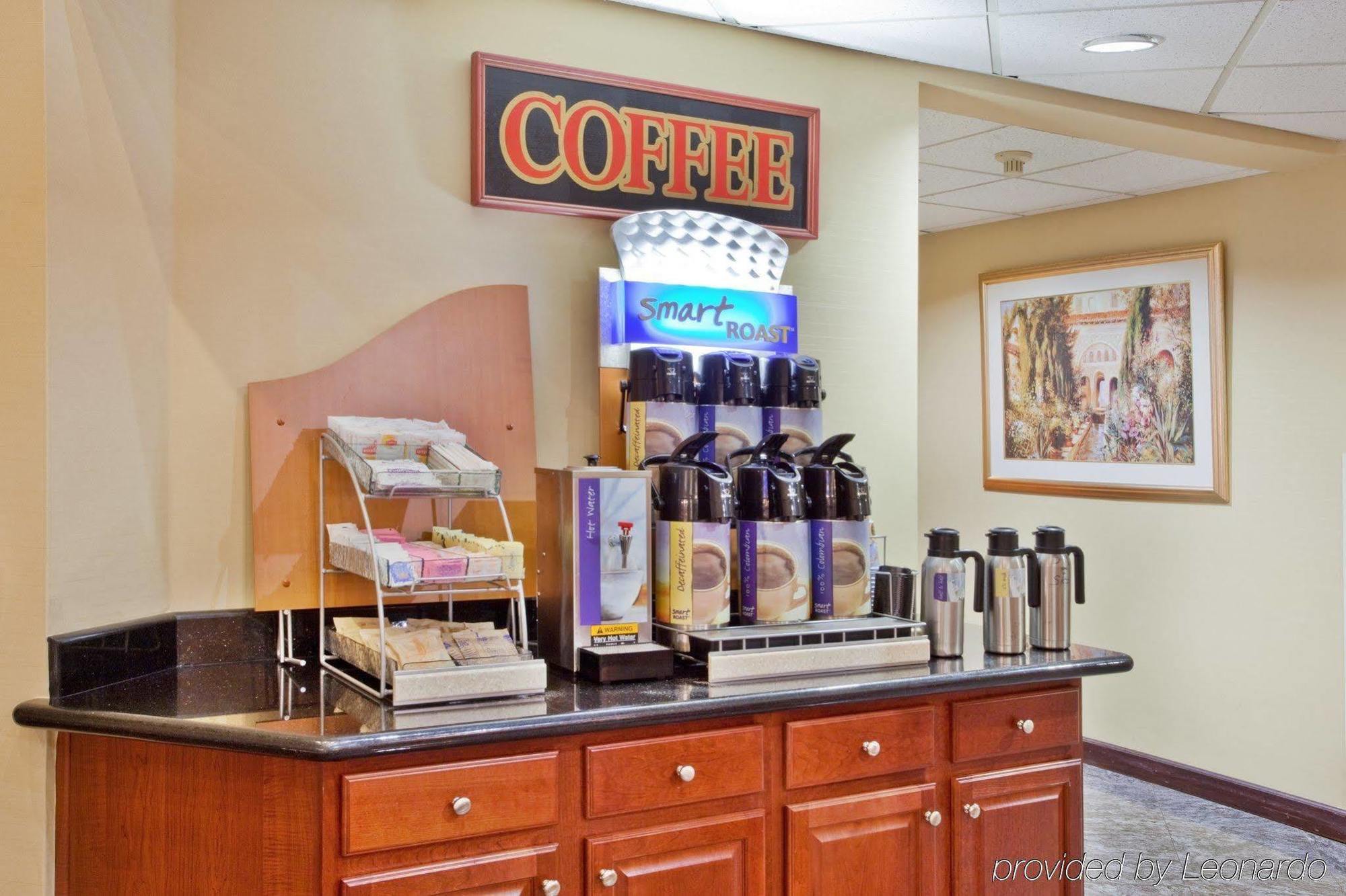 Holiday Inn Express Hotel & Suites Lawrenceville By Ihg Bagian luar foto